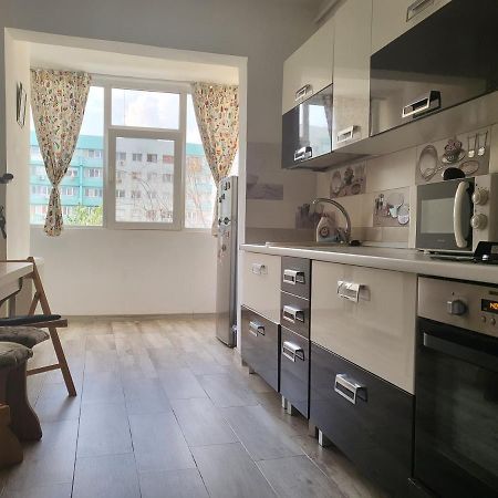 Apartament Cu 3 Camere Chiar In Inima Capitalei Bukarest Exteriör bild