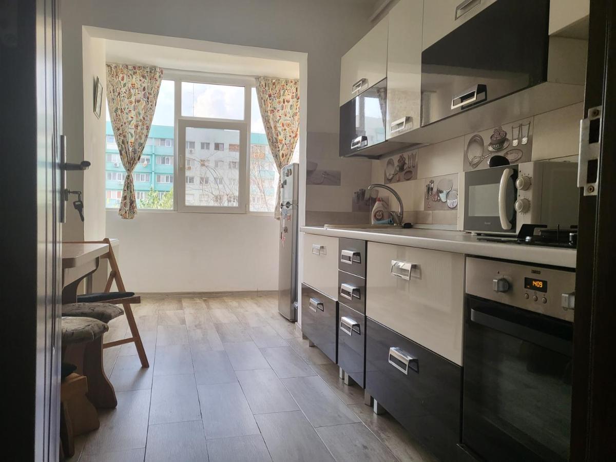 Apartament Cu 3 Camere Chiar In Inima Capitalei Bukarest Exteriör bild
