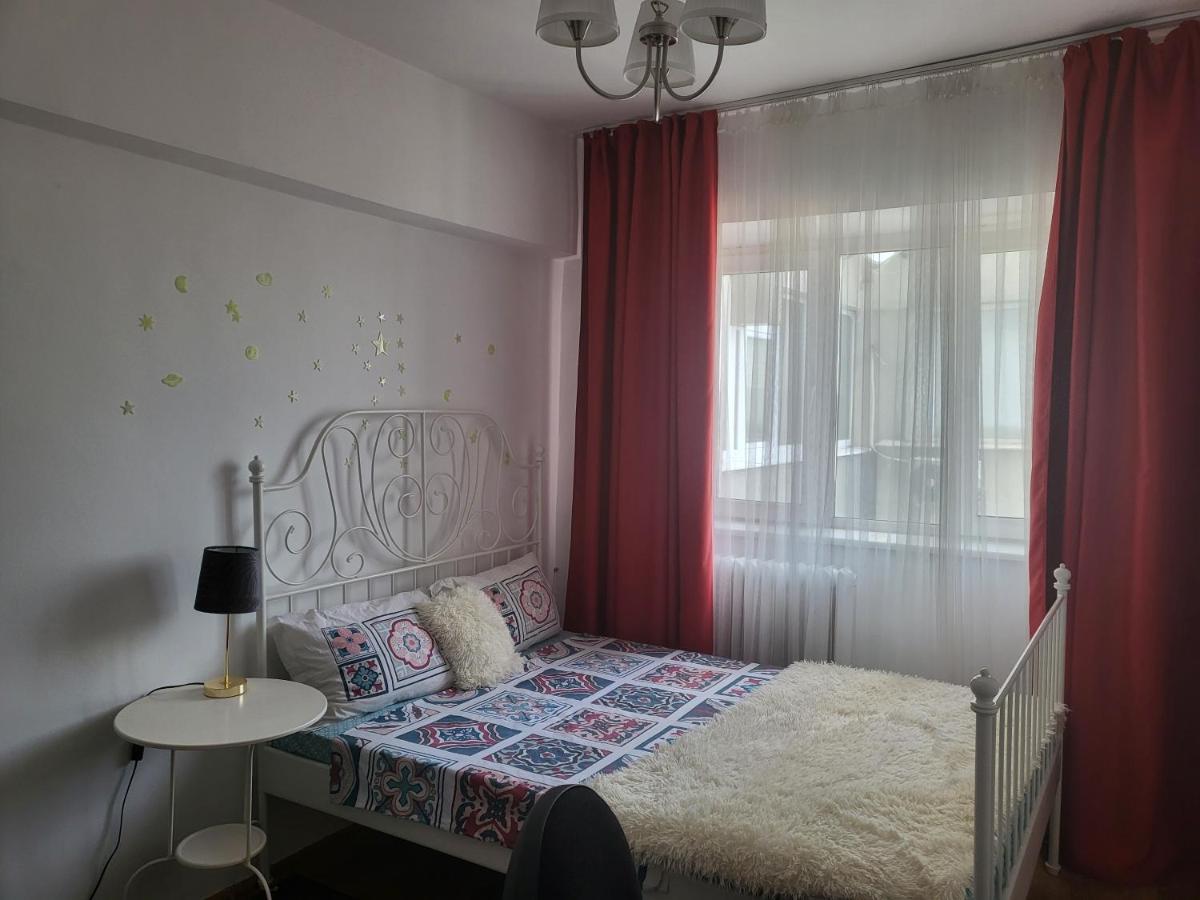 Apartament Cu 3 Camere Chiar In Inima Capitalei Bukarest Exteriör bild