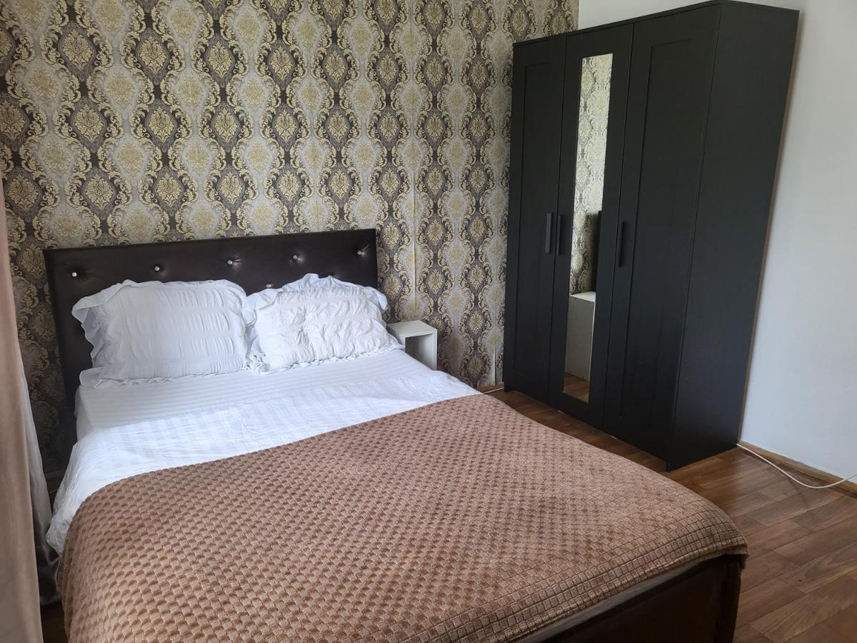 Apartament Cu 3 Camere Chiar In Inima Capitalei Bukarest Exteriör bild