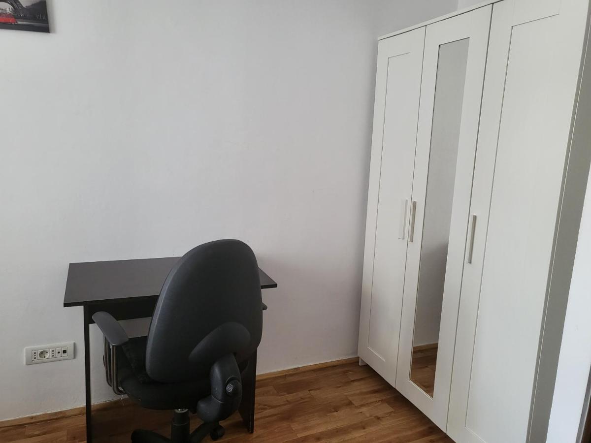 Apartament Cu 3 Camere Chiar In Inima Capitalei Bukarest Exteriör bild