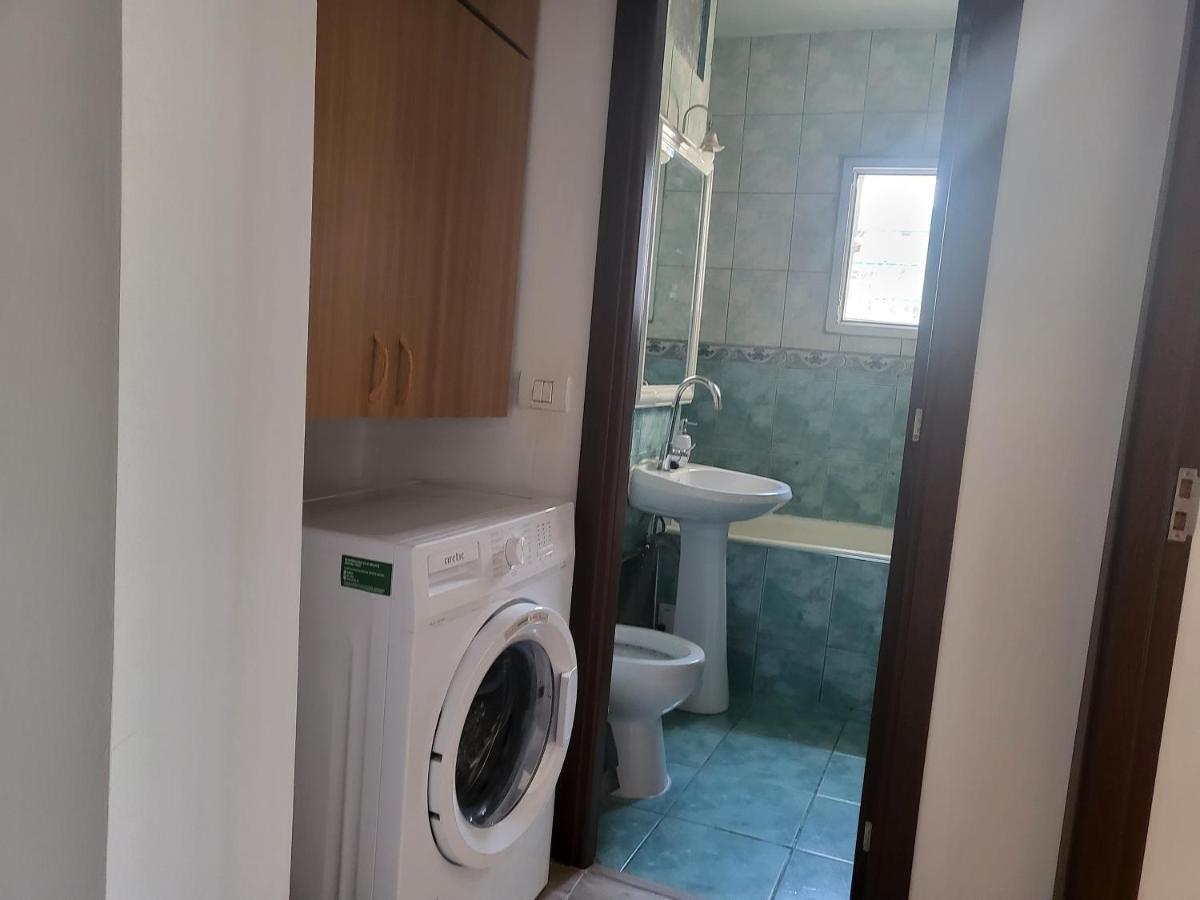Apartament Cu 3 Camere Chiar In Inima Capitalei Bukarest Exteriör bild